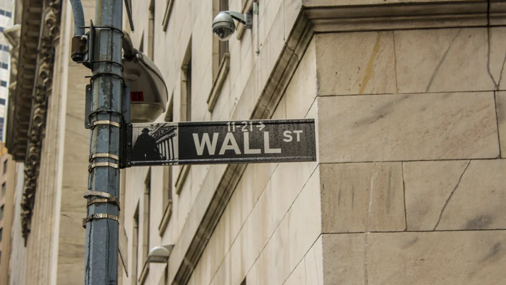 US Stock Market Today: S&P 500, Dow Edge Lower As Fed's December Rethink, Mixed Tech Earnings Hit Sentiments