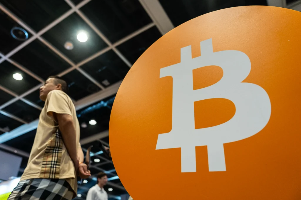 Bitcoin Market Struggles to Recover After $340 Billion Wipeout