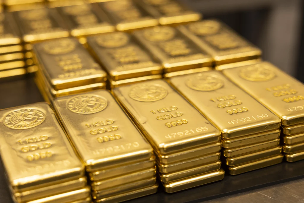 Gold Prices Surge As US Economic Concerns Grow Amid Shutdown