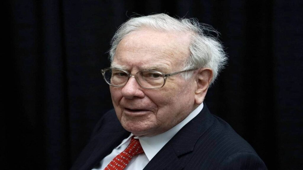 Warren Buffett's Berkshire Hathaway Sees Record Cash Pile of $382 Billion