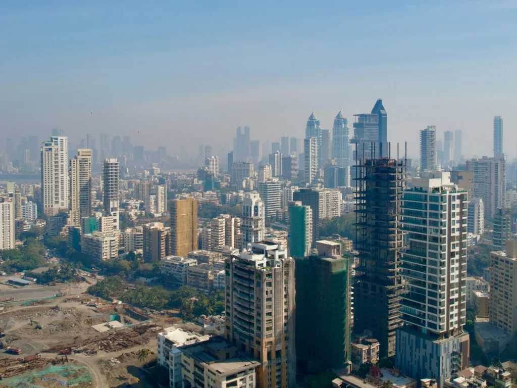 Oberoi Realty's Rs 1,000 Crore Mumbai Land Play: A Game Changer for Investors?