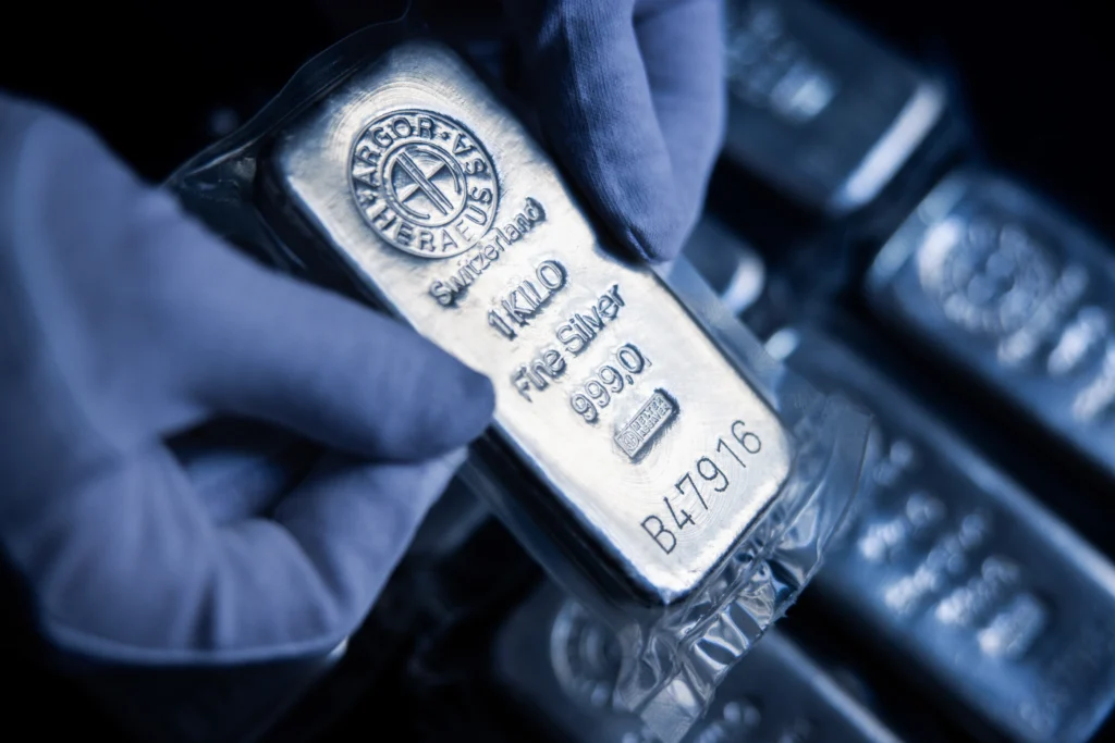 Silver Prices Surge to New Highs Amid Global Supply Tightness
