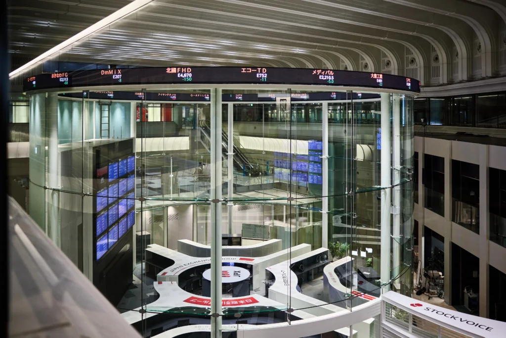 US Stocks Halt Winning Run As Bitcoin Selloff Deepens: Impact on Indian Markets