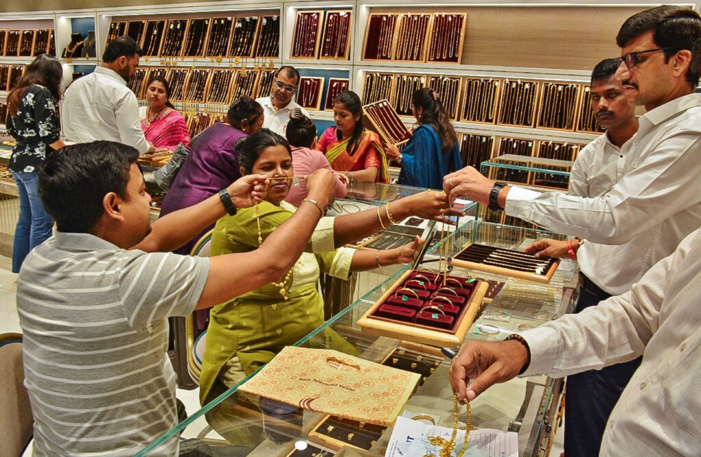 Gold and Silver Prices Surge in India on Jan 13: Check Rates in Mumbai, Delhi, Chennai, and Other Cities