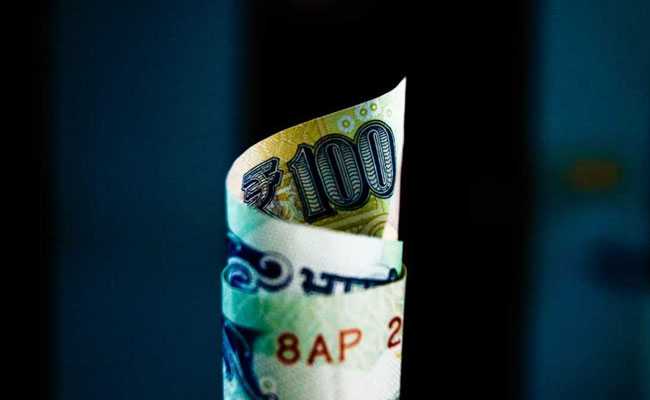 Rupee Falls 3 Paise To 89.90 Against US Dollar: What Indian Investors Need To Know