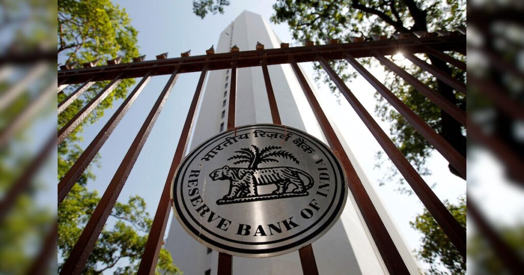 RBI's Timely Intervention in HDFC Bank Crisis: A Boost to Investor Confidence