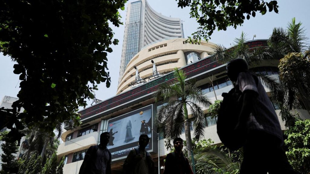 Stock Markets Rebound: Sensex Climbs 325 Points on IT, PSU Bank Stocks